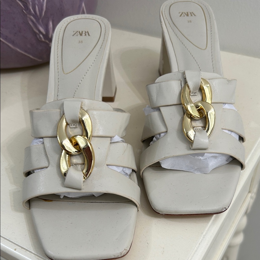Zara Women's Cream chunky heel with Gold Chain Detail